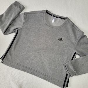 🔥Adidas Gray Crewneck with Black Trim
